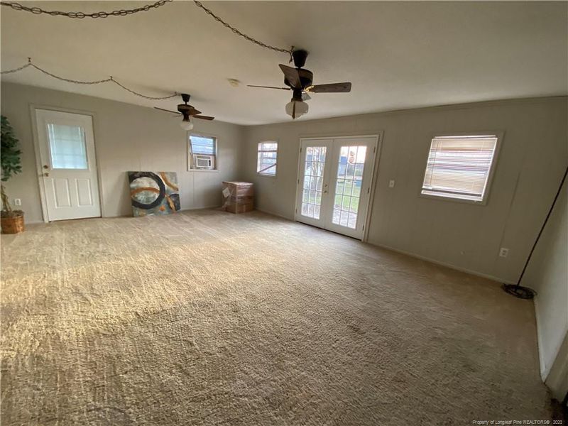 105 Mulberry Dr, Dunn, NC 28334