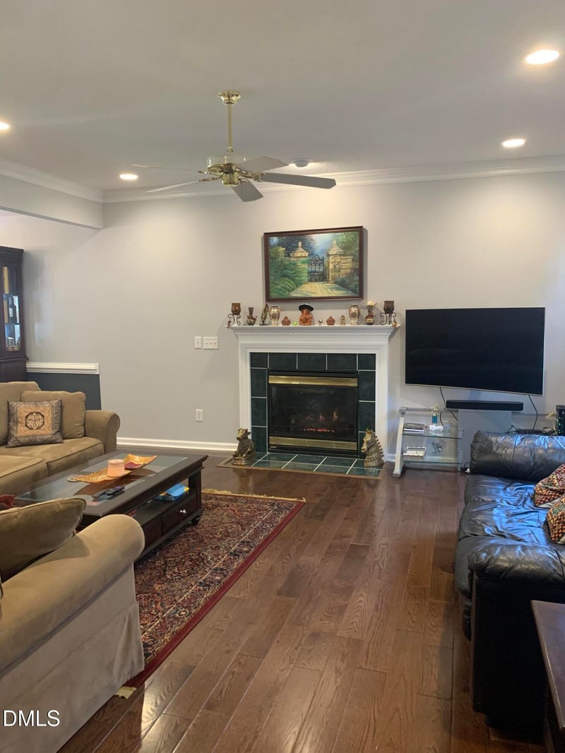 105 New Parkside Dr, Chapel Hill, NC 27516
