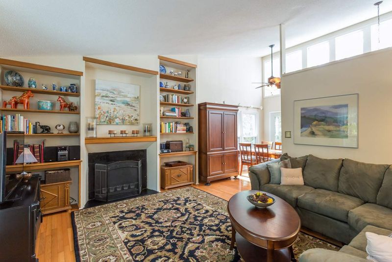 105 Nodding Oak, Chapel Hill, NC 27516