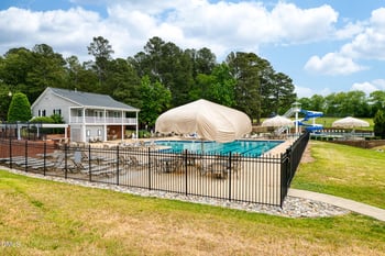 105 Oakbeech Ct, Holly Springs, NC 27540