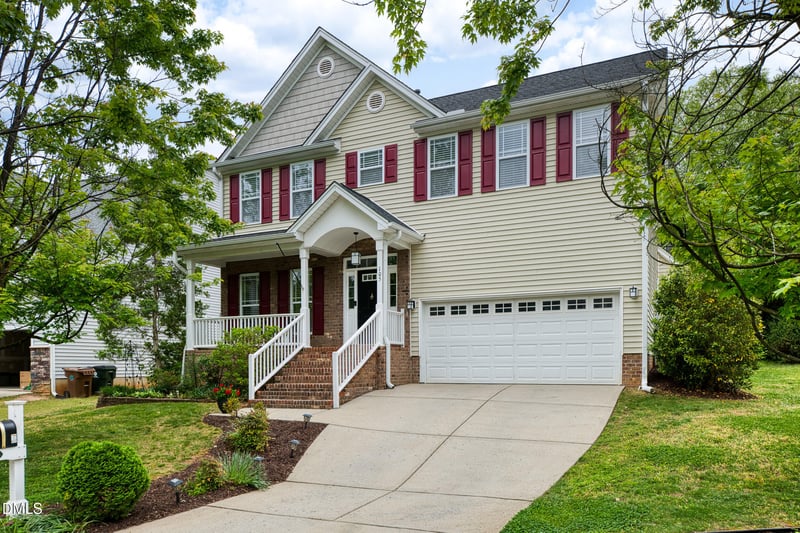 105 Oakbeech Ct, Holly Springs, NC 27540