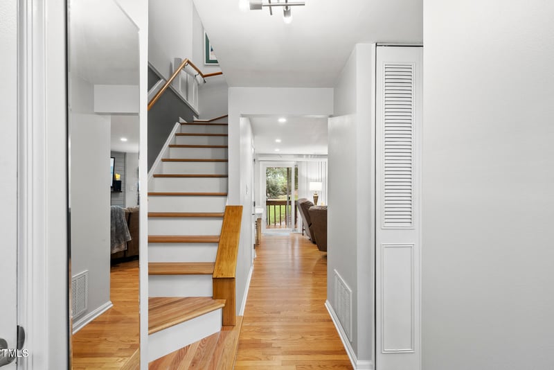 105 Ocala Ct, Cary, NC 27513