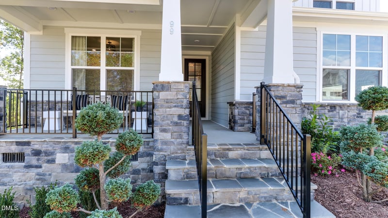 105 Ocean Mist Ln, Holly Springs, NC 27540