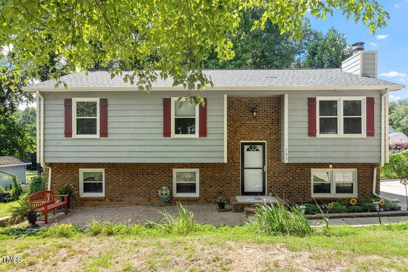 105 Otter Dr, Cary, NC 27513