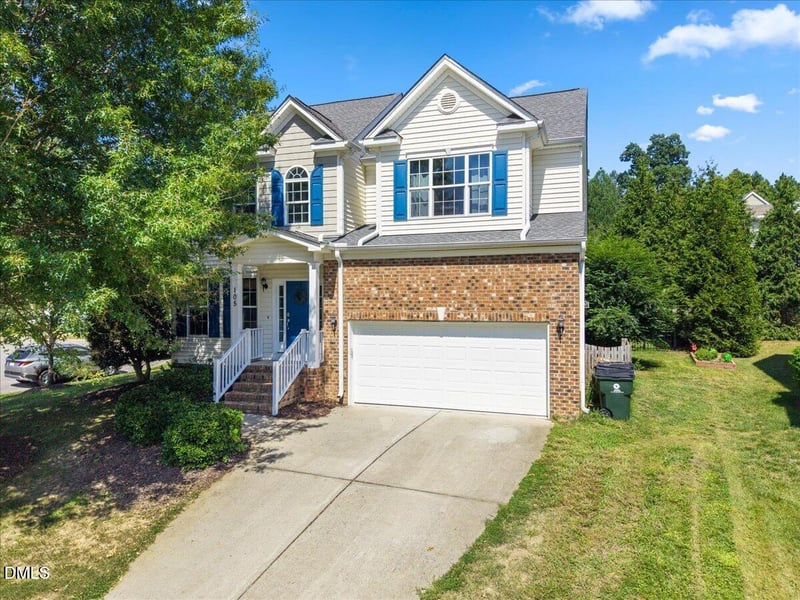 105 Owl Creek Ct, Holly Springs, NC 27540