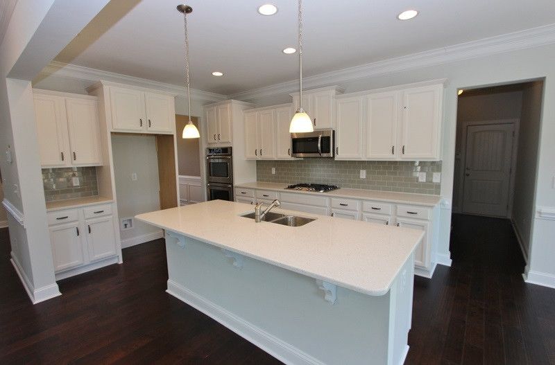 105 Park Bluff Dr, Holly Springs, NC 27540