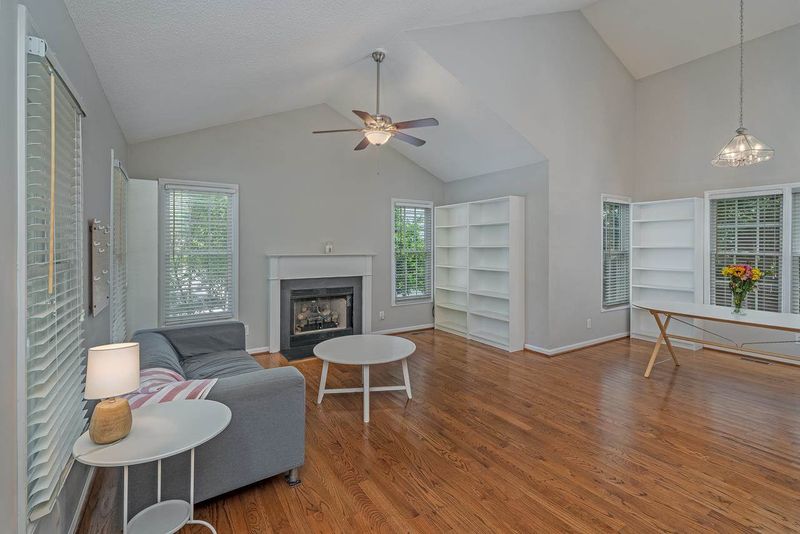 105 Peachland Dr, Cary, NC 27519
