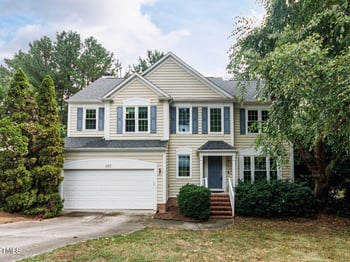 105 Pellinore Ct, Cary, NC 27513