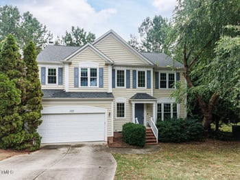 105 Pellinore Ct, Cary, NC 27513