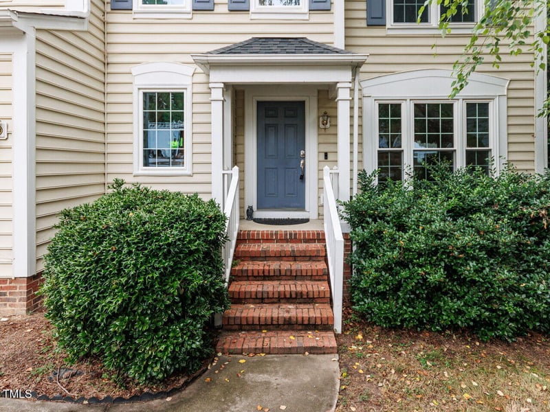 105 Pellinore Ct, Cary, NC 27513