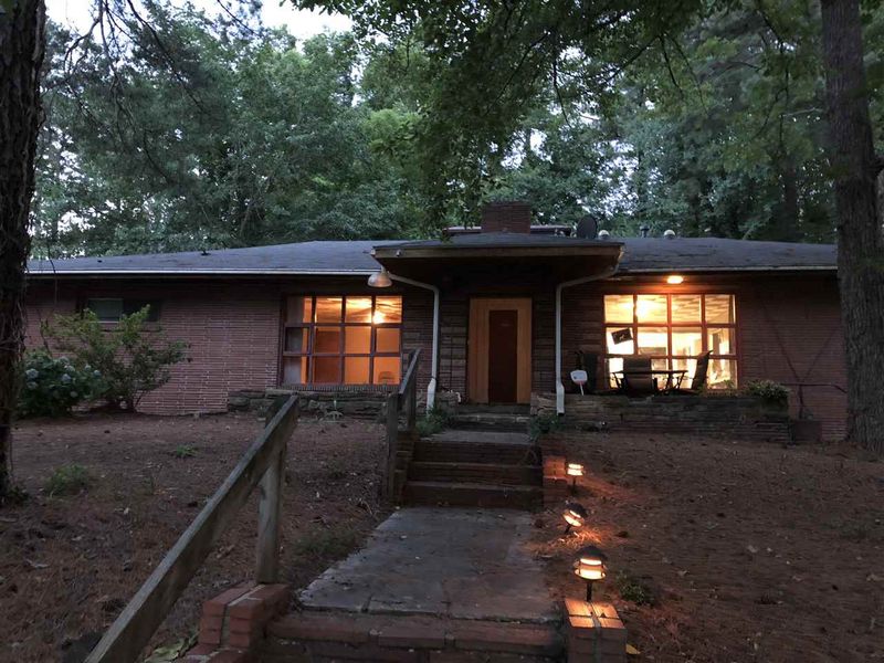 105 Pineland Cir, Raleigh, NC 27606