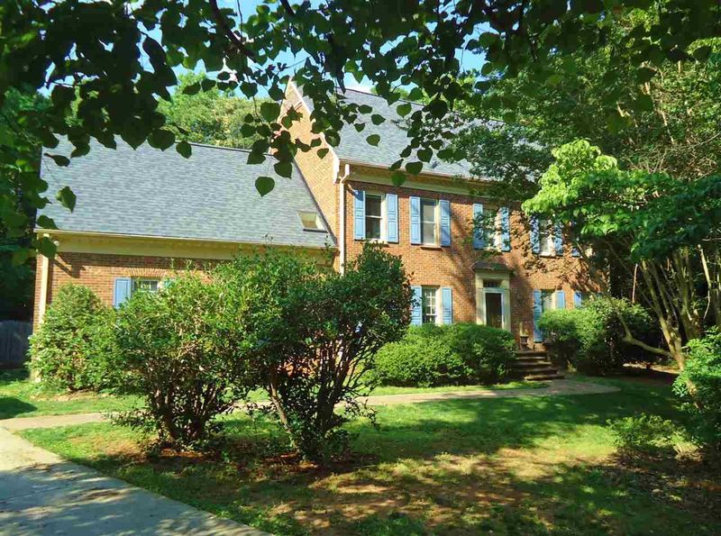 105 Planters Wood Ln, Cary, NC 27518