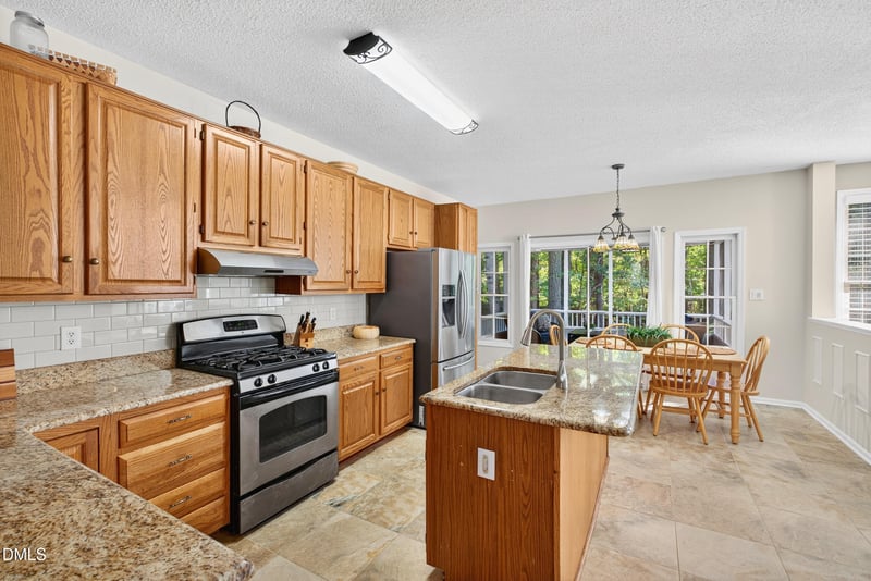 105 Point Harbor Dr, Cary, NC 27519