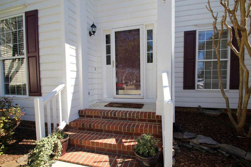 105 Pointer Creek Ct, Cary, NC 27519