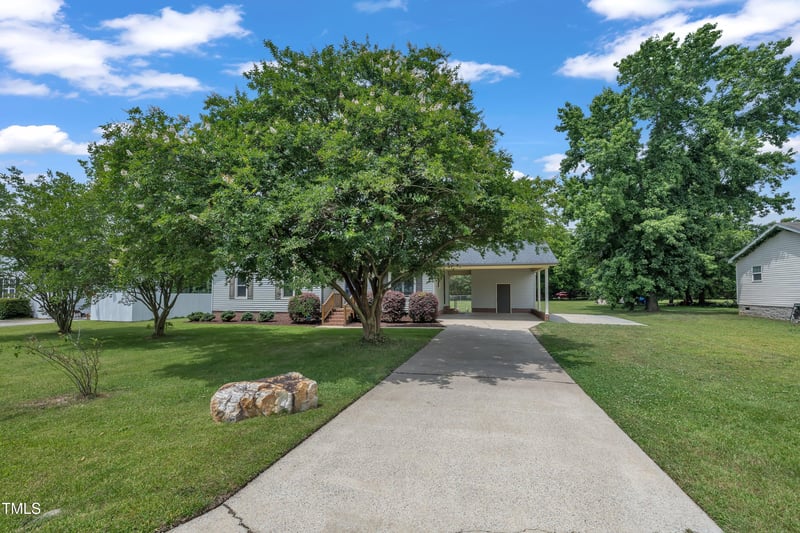 105 Poplar Dr, Clayton, NC 27520