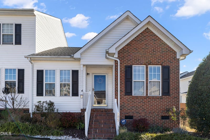 105 Promenade Ct, Fuquay Varina, NC 27526