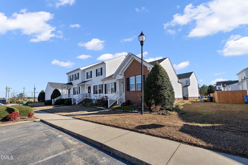 105 Promenade Ct, Fuquay Varina, NC 27526