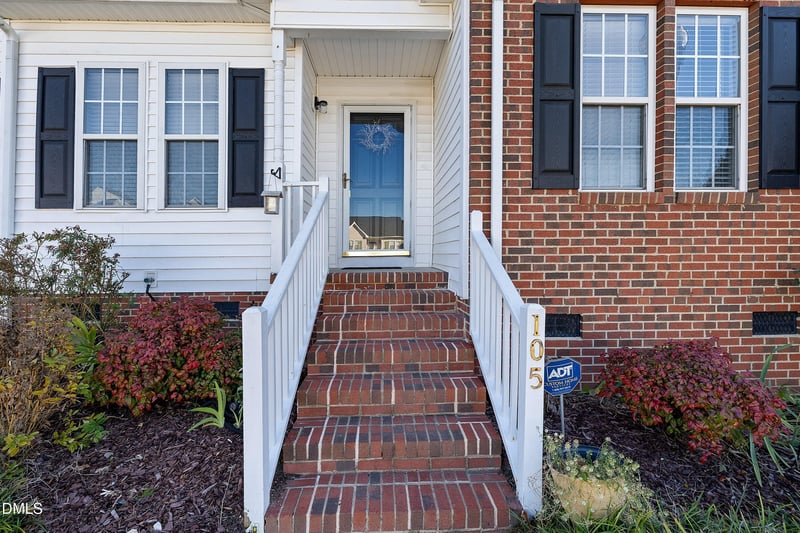 105 Promenade Ct, Fuquay Varina, NC 27526