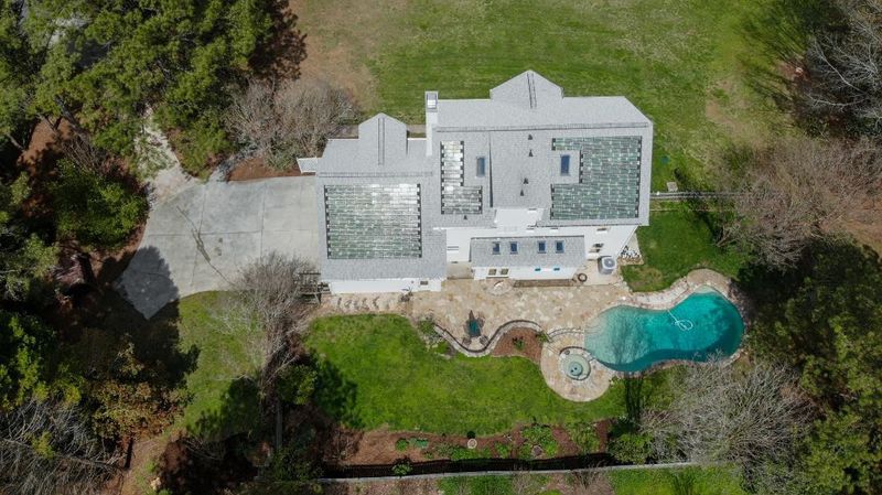 105 Quailview Dr, Chapel Hill, NC 27516