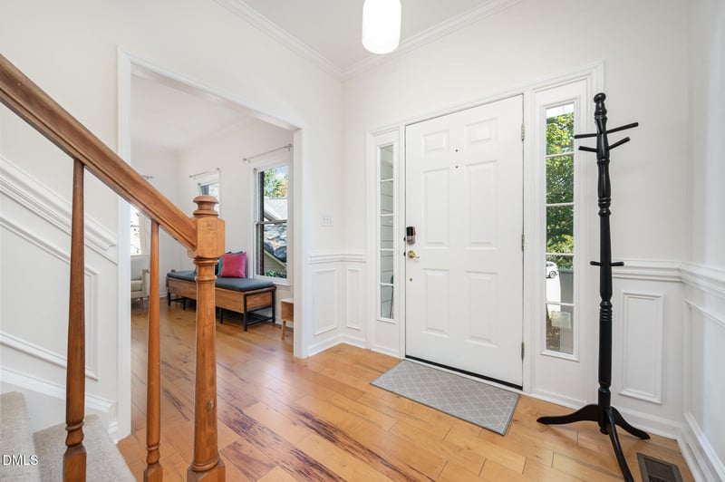 105 Queens Knoll Ct, Cary, NC 27513