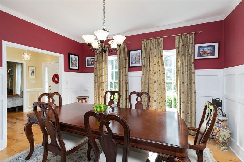 105 Queens Knoll Dr, Cary, NC 27513