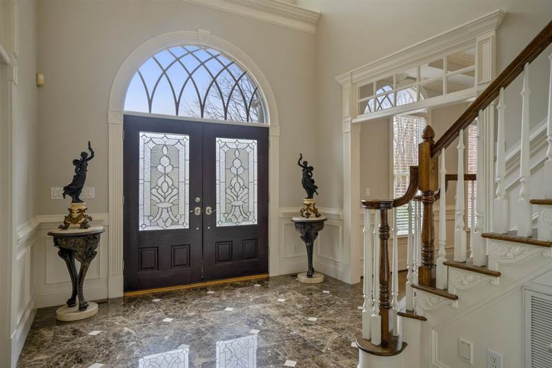 105 Redfern Dr, Cary, NC 27518