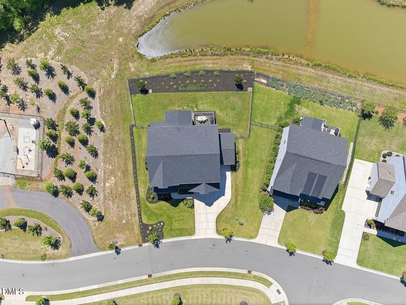 105 River Ledge Dr, Holly Springs, NC 27540