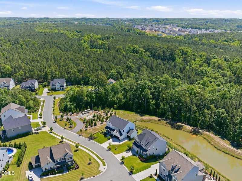 105 River Ledge Dr, Holly Springs, NC 27540