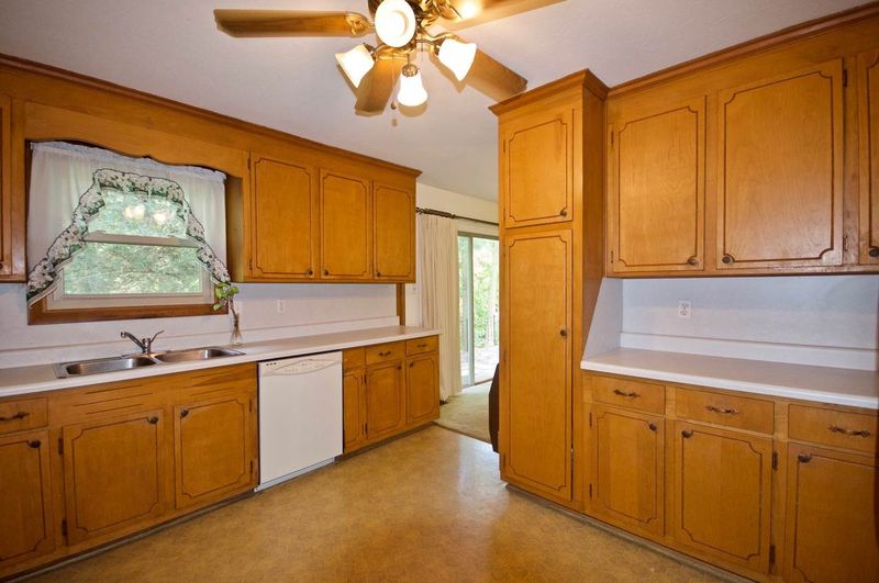 105 S Roderick Dr, Smithfield, NC 27577