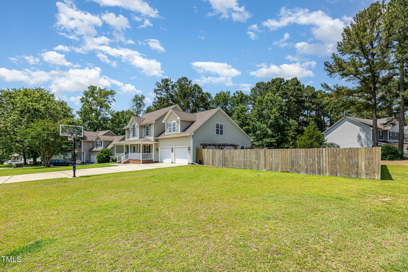 105 Rolling Stone Ct, Sanford, NC 27332