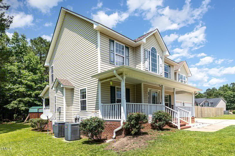 105 Rolling Stone Ct, Sanford, NC 27332