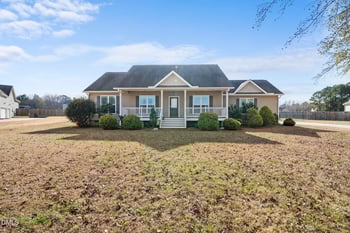 105 Rose Petal Ct, Zebulon, NC 27597