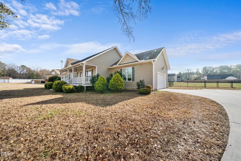 105 Rose Petal Ct, Zebulon, NC 27597
