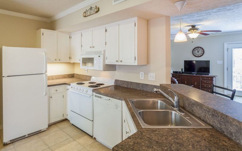 105 Rosebrooks Dr, Cary, NC 27513