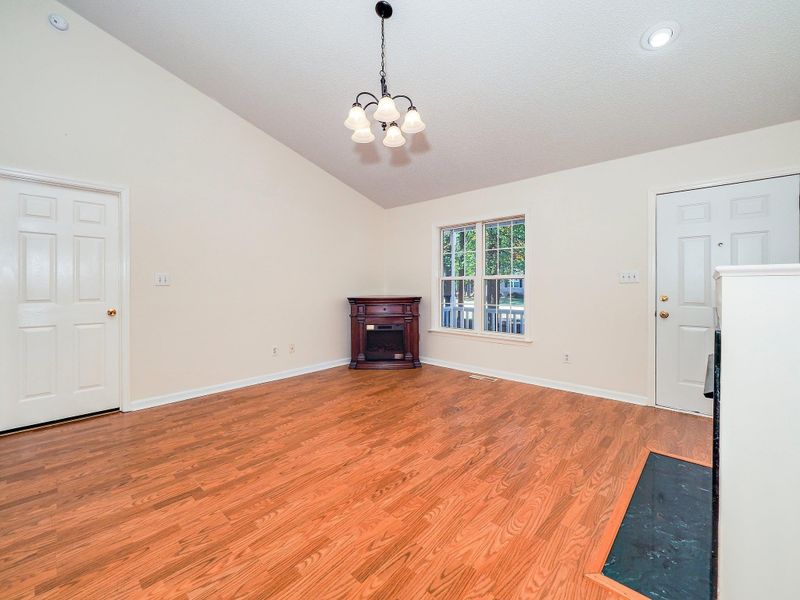 105 Samuel Ln, Four Oaks, NC 27524