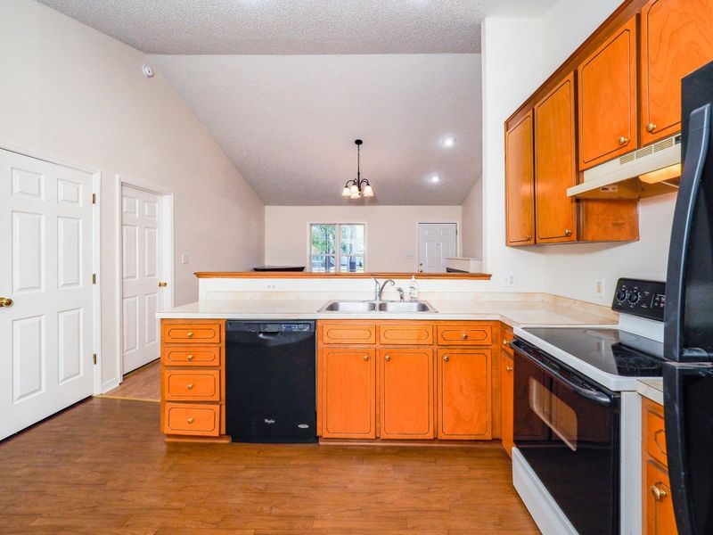 105 Samuel Ln, Four Oaks, NC 27524
