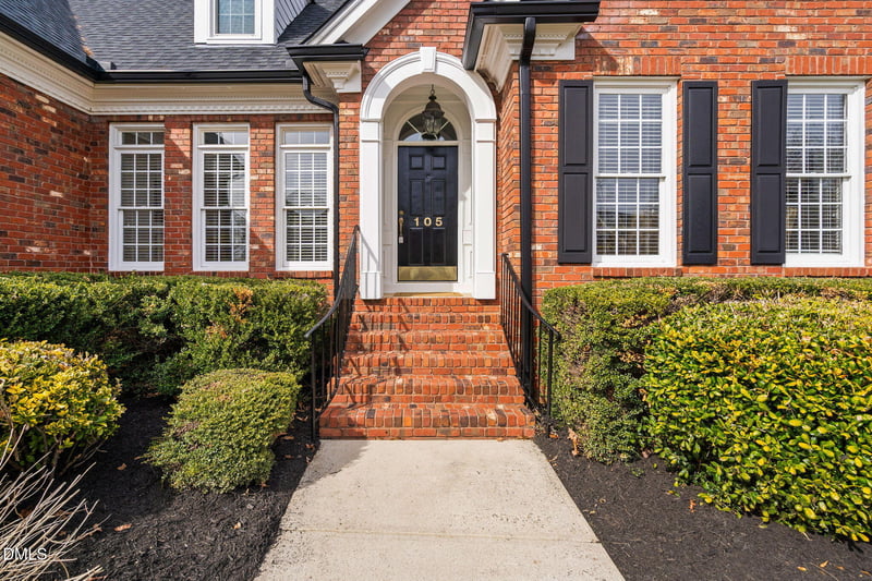 105 Seagrave Pl, Morrisville, NC 27560