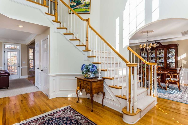 105 Sedgemoor Dr, Cary, NC 27513