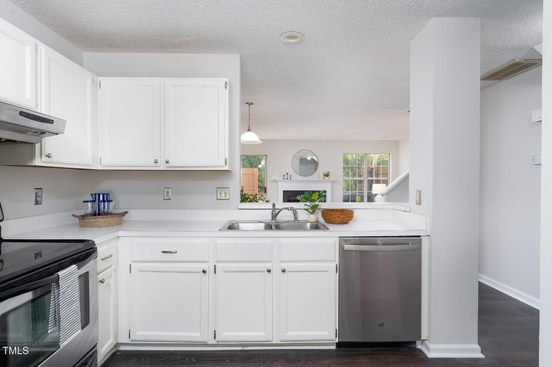 105 Sir Richard Ln, Chapel Hill, NC 27517