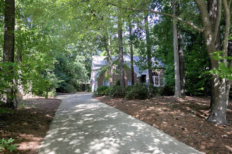 105 Spivey Ct, Cary, NC 27513