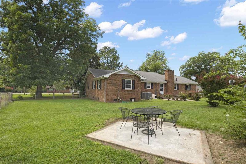 105 Spring St, Goldsboro, NC 27530