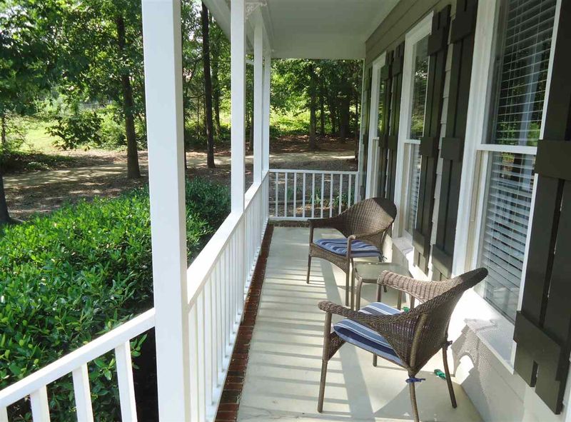 105 Stonehollow Ct, Cary, NC 27513