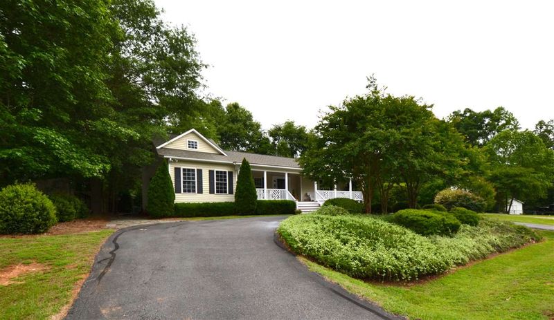 105 Stoneview Cir, Smithfield, NC 27527