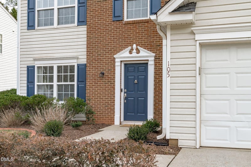 105 Sturminster Dr, Holly Springs, NC 27540