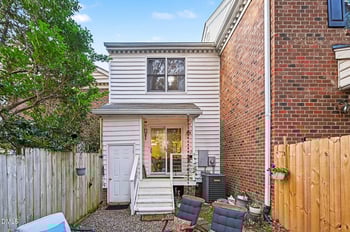 105 Sully Ct, Chapel Hill, NC 27514