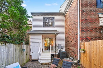 105 Sully Ct, Chapel Hill, NC 27514