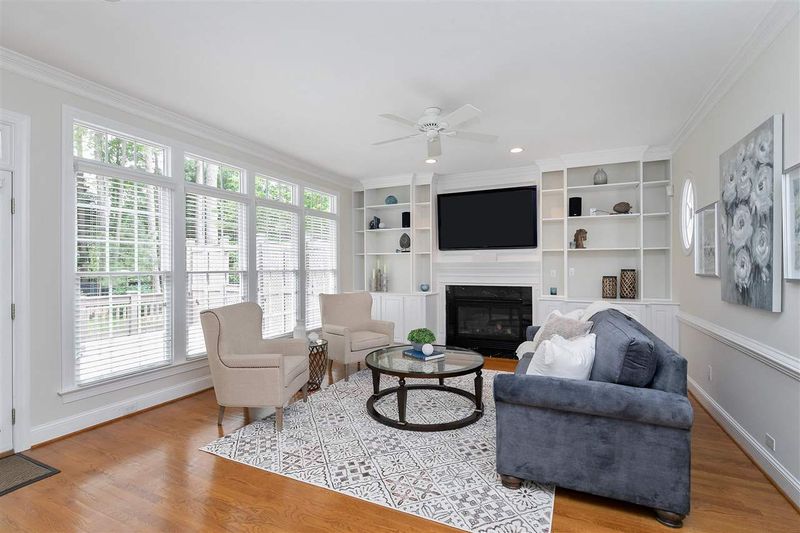 105 Summerview Ln, Cary, NC 27518