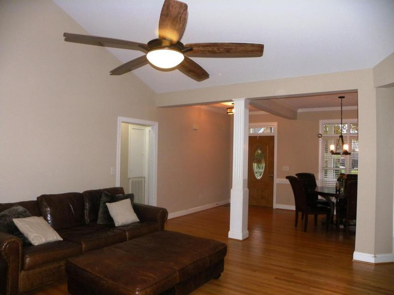 105 Tate Dr, Burlington, NC 27215