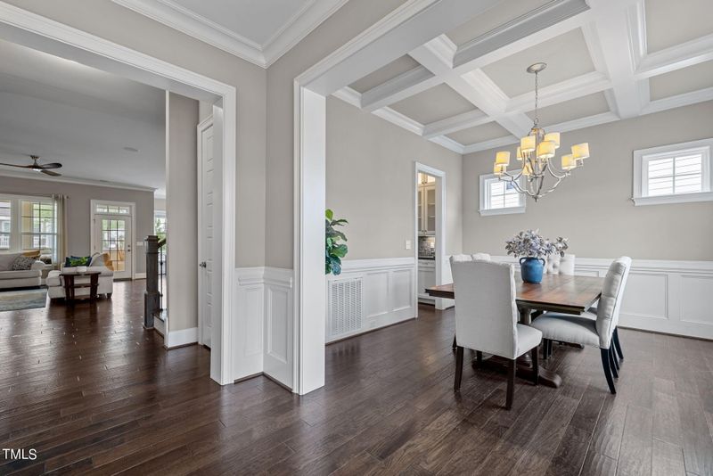 105 Thousand Oaks Dr, Holly Springs, NC 27540