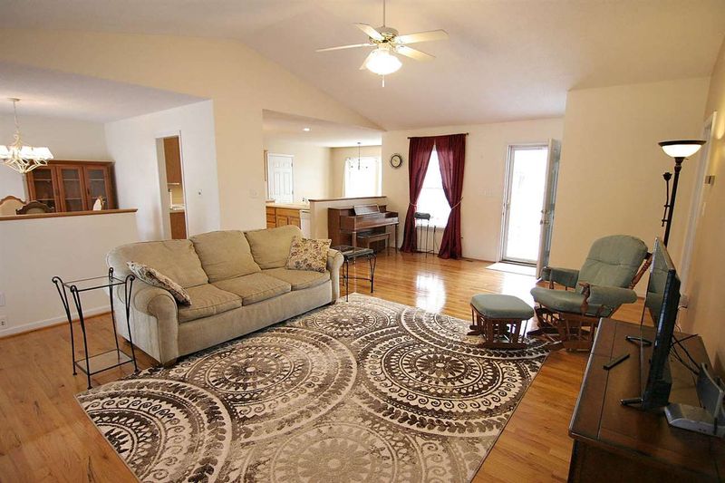105 Timberlake Dr, Youngsville, NC 27596